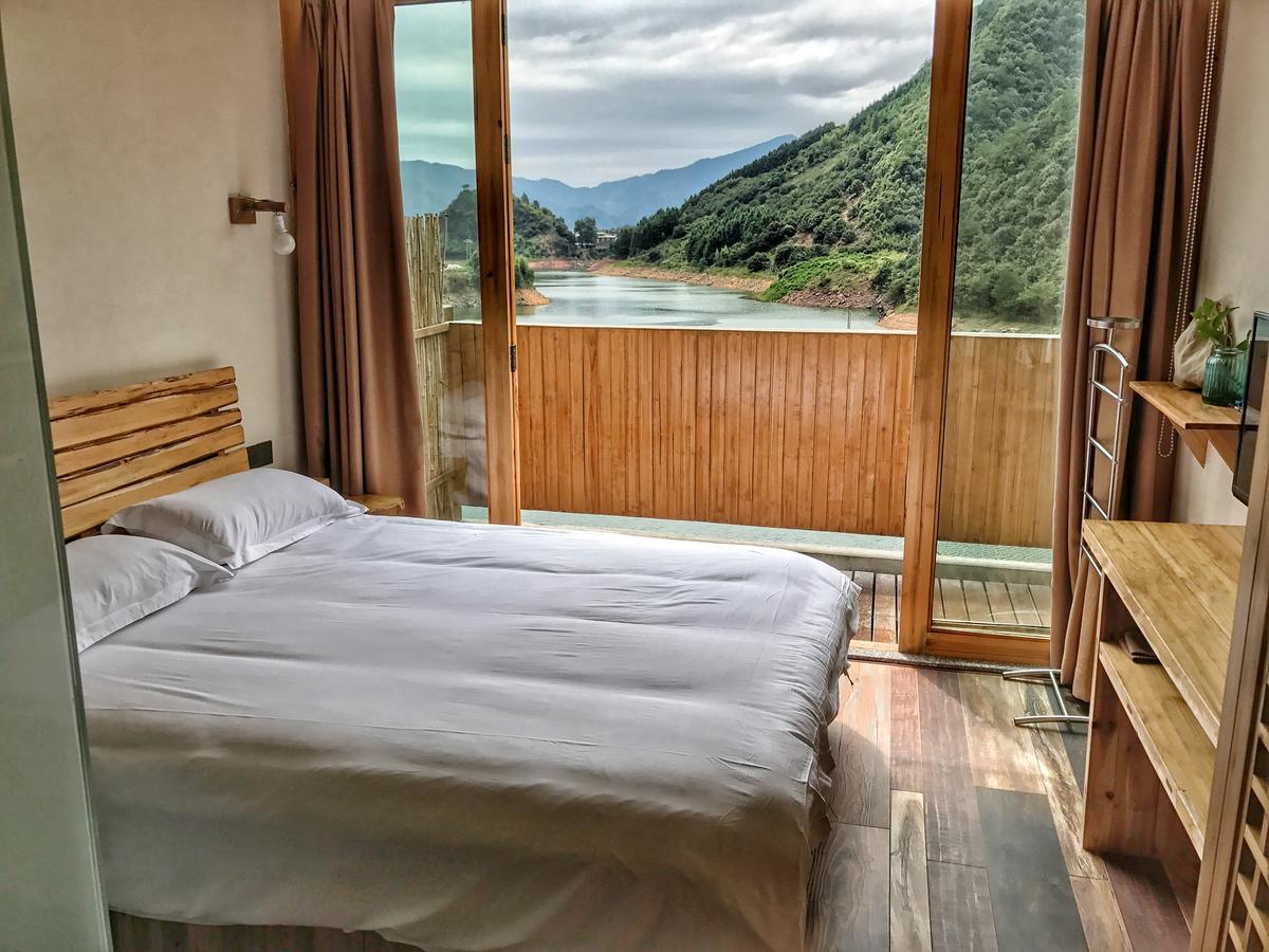 The Lake View Deyishe Resort In Thousand Island Lake Qianwu 외부 사진